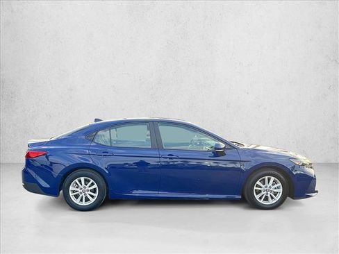 Used 2025 Toyota Camry LE image 4