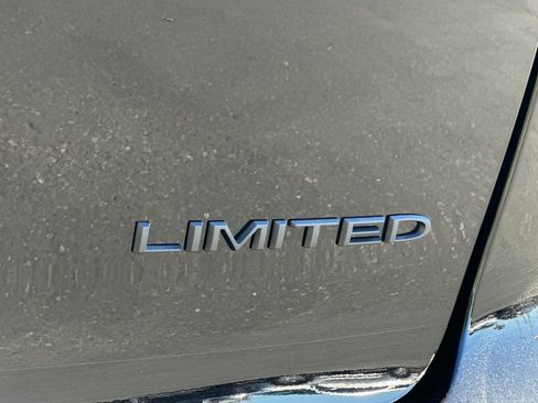 New 2026 Chrysler Pacifica Limited w/ S Appearance Package image 28