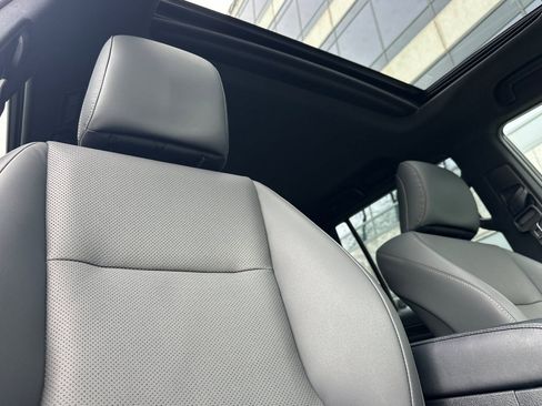 Used 2023 Lexus GX 460 Premium w/ Premium Package image 21