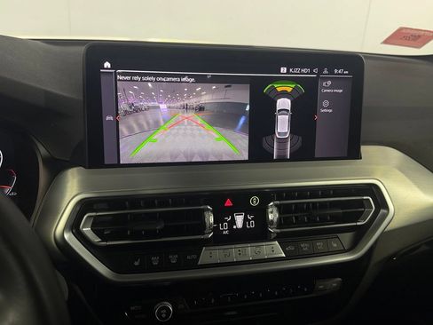 Used 2025 BMW X4 xDrive30i AWD/4WD image 19