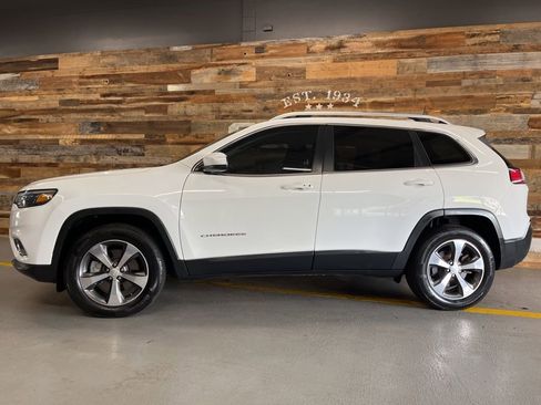 Used 2020 Jeep Cherokee Limited w/ Luxury Group AWD/4WD image 18