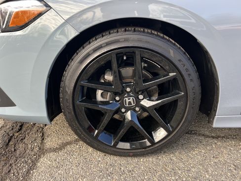 Used 2023 Honda Civic Sport image 7