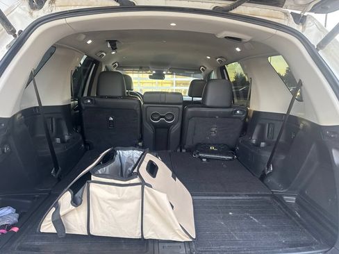 Used 2025 Honda Pilot EX-L image 22