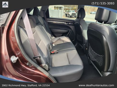 Used 2012 Kia Sorento FWD image 18