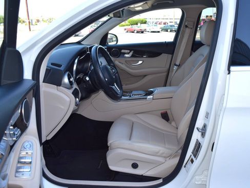 Used 2021 Mercedes-Benz GLC 300 image 22