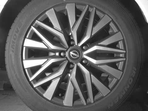 Used 2025 Nissan Altima 2.5 SV image 15