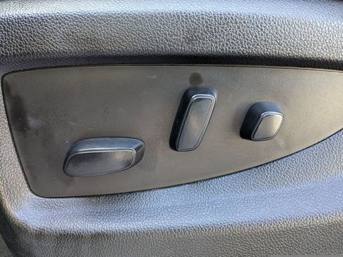 Used 2020 Chevrolet Suburban LT image 23