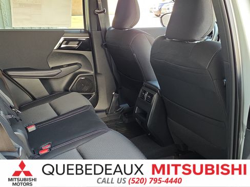 New 2026 Mitsubishi Outlander ES FWD image 28