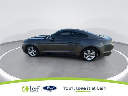 Used 2017 Ford Mustang Coupe image 7