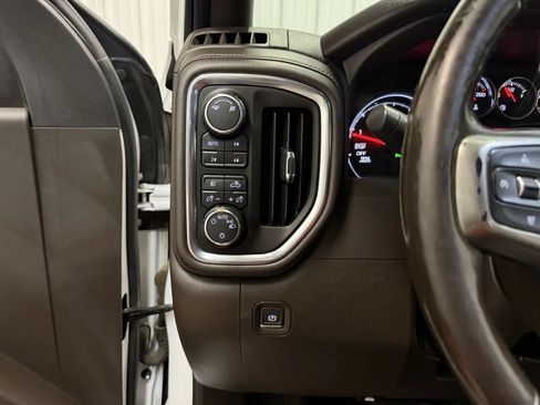 Used 2019 Chevrolet Silverado 1500 LT Trail Boss AWD/4WD image 17