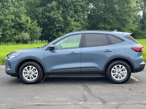 Used 2025 Ford Escape Active w/ Active Premium Tech Pack AWD/4WD image 8