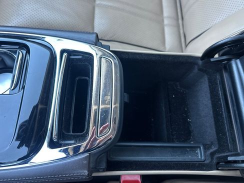 Used 2015 Jaguar XJ L Portfolio image 32