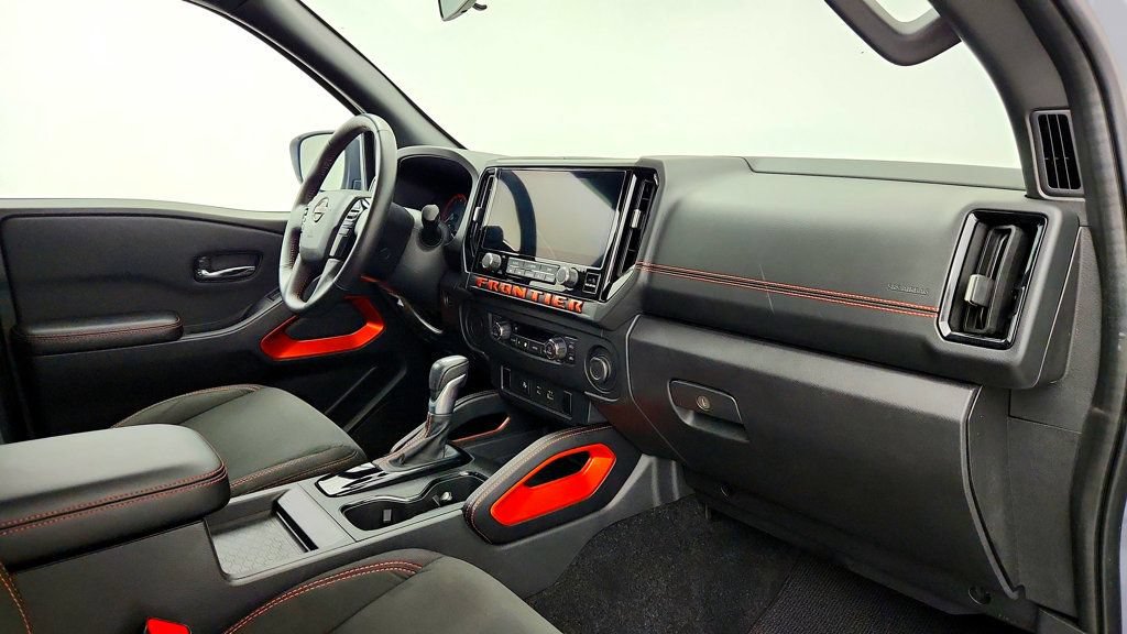 Used 2025 Nissan Frontier Pro-X RWD image 24