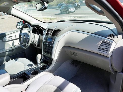 Used 2012 Chevrolet Traverse LT image 11
