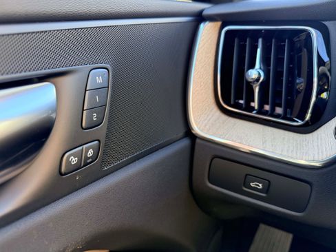 New 2026 Volvo XC60 B5 Plus w/ Protection Package Premier image 17