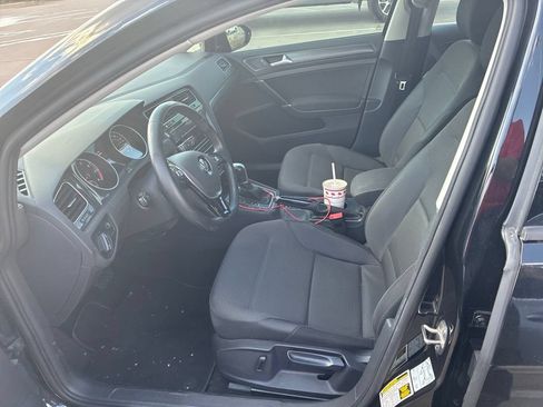 Used 2019 Volkswagen Golf S FWD image 4