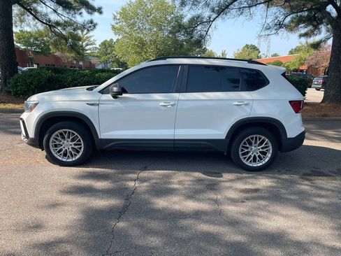 Used 2023 Volkswagen Taos S FWD image 2