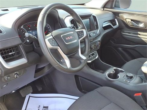 Used 2023 GMC Terrain SLE w/ Driver Convenience Package image 8