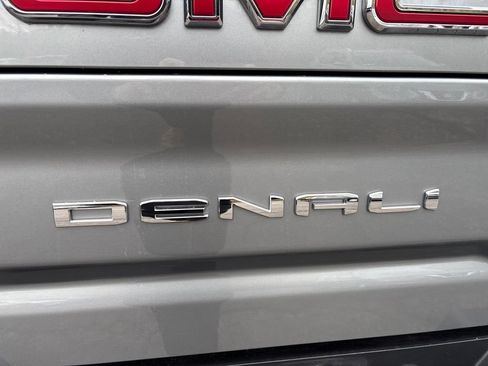Used 2024 GMC Sierra 2500 Denali w/ Denali Reserve Package AWD/4WD image 18