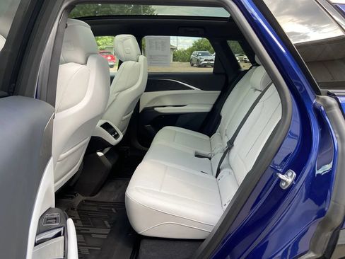 Used 2024 Cadillac Lyriq Luxury AWD/4WD image 26