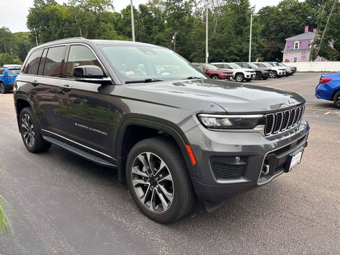Used 2022 Jeep Grand Cherokee Overland AWD/4WD image 7