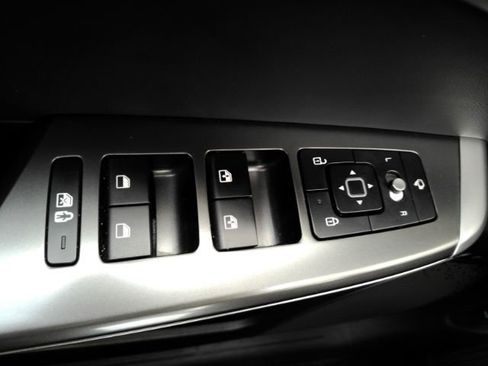 Used 2023 Kia EV6 Wind image 37