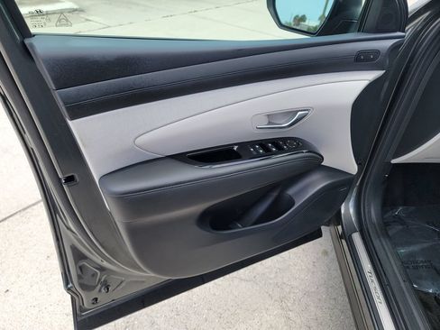 Used 2025 Hyundai Tucson Limited AWD/4WD image 10