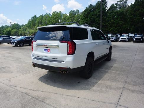 Used 2023 GMC Yukon XL Denali w/ Advanced Technology Package AWD/4WD image 26