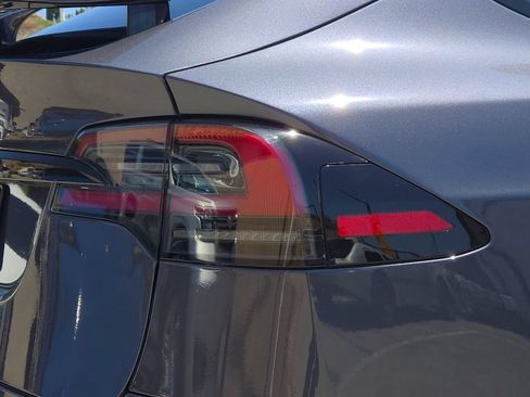 Used 2022 Tesla Model X AWD/4WD image 5