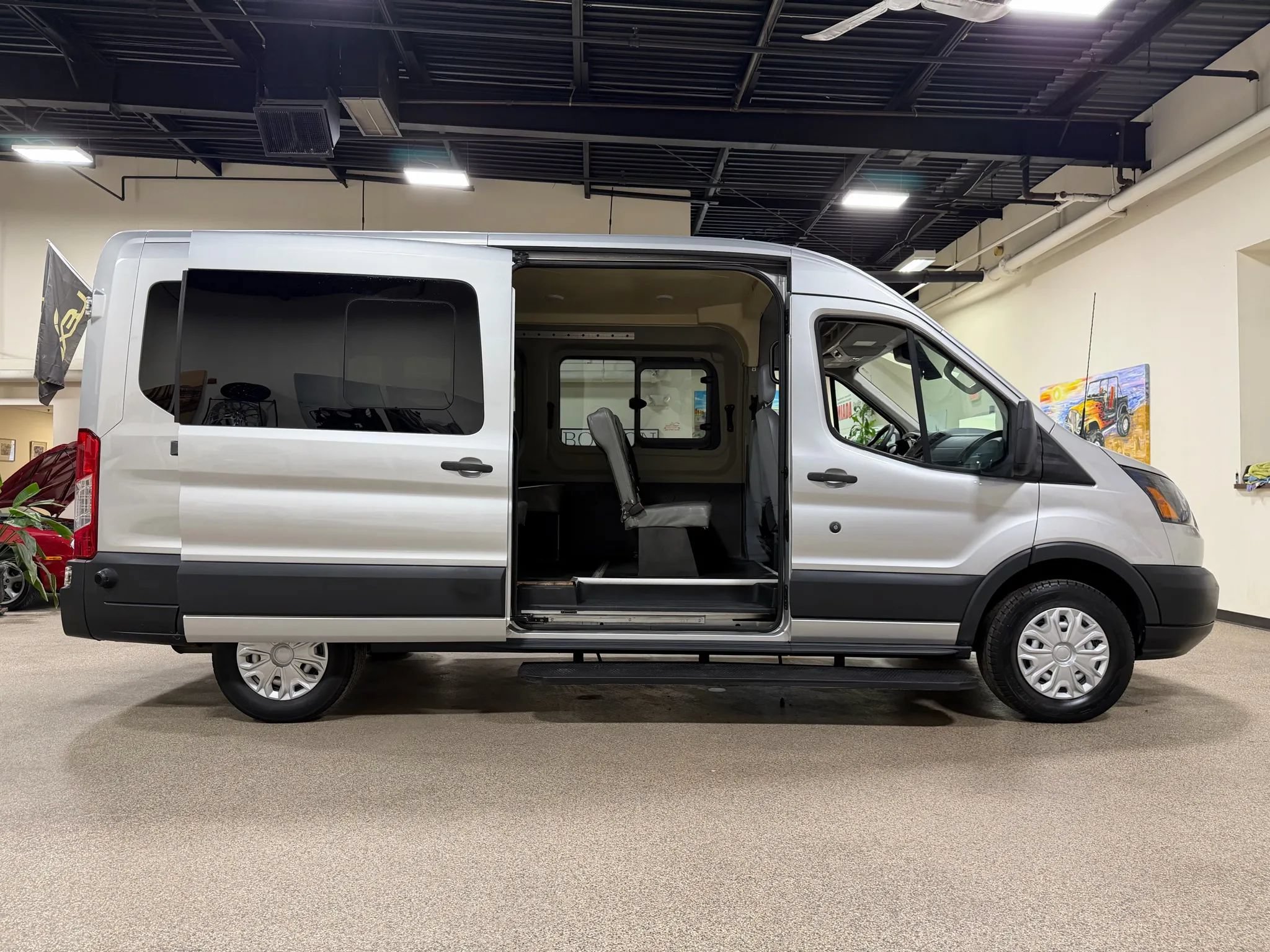 Used 2015 Ford Transit 250 148 Medium Roof RWD image 22
