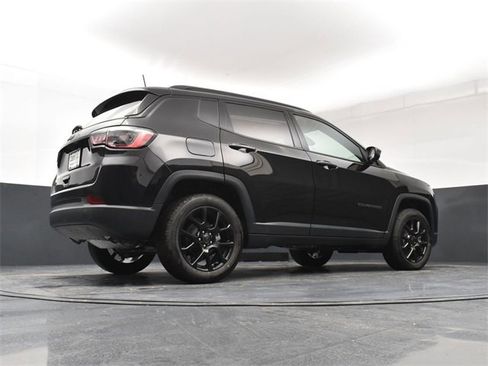 New 2026 Jeep Compass Latitude image 24