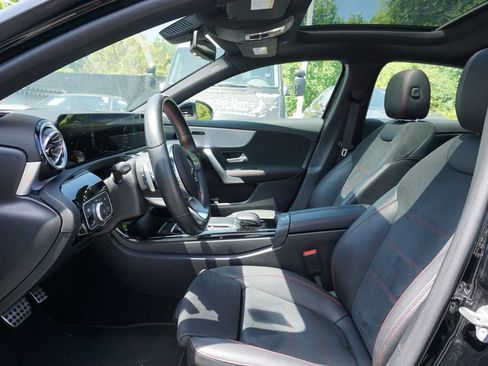 Used 2022 Mercedes-Benz A 220 4MATIC image 11