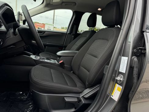 Used 2025 Ford Escape Active AWD/4WD image 5