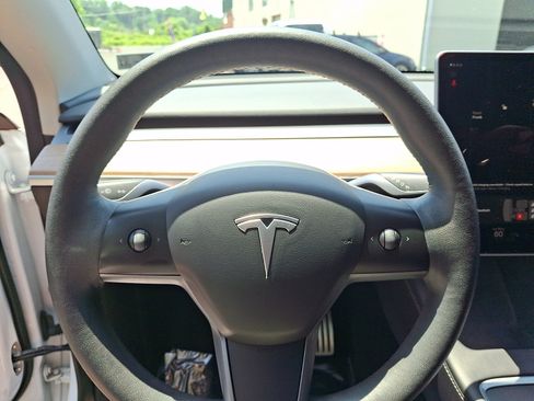 Used 2022 Tesla Model Y Performance AWD/4WD image 17