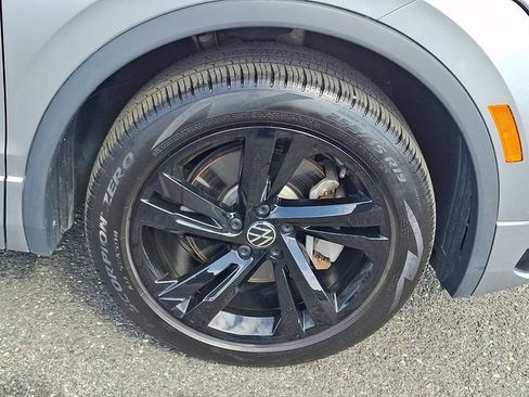 Used 2023 Volkswagen Tiguan SE R-Line AWD/4WD image 8