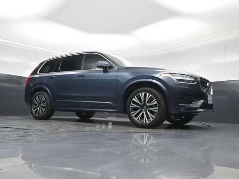Used 2021 Volvo XC90 T5 Momentum w/ Protection Package Premier AWD/4WD image 2