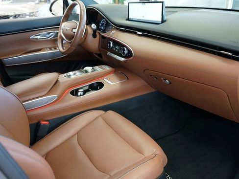 Used 2022 Genesis GV70 2.5T w/ Advanced Package image 47