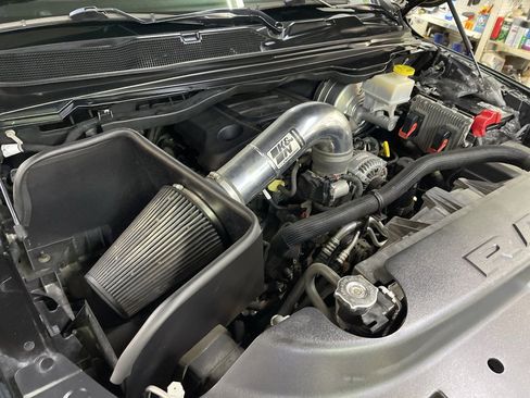 Used 2019 RAM 1500 Laramie image 3