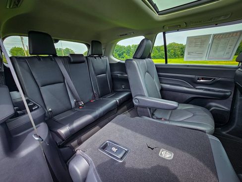 Used 2025 Toyota Grand Highlander AWD image 40