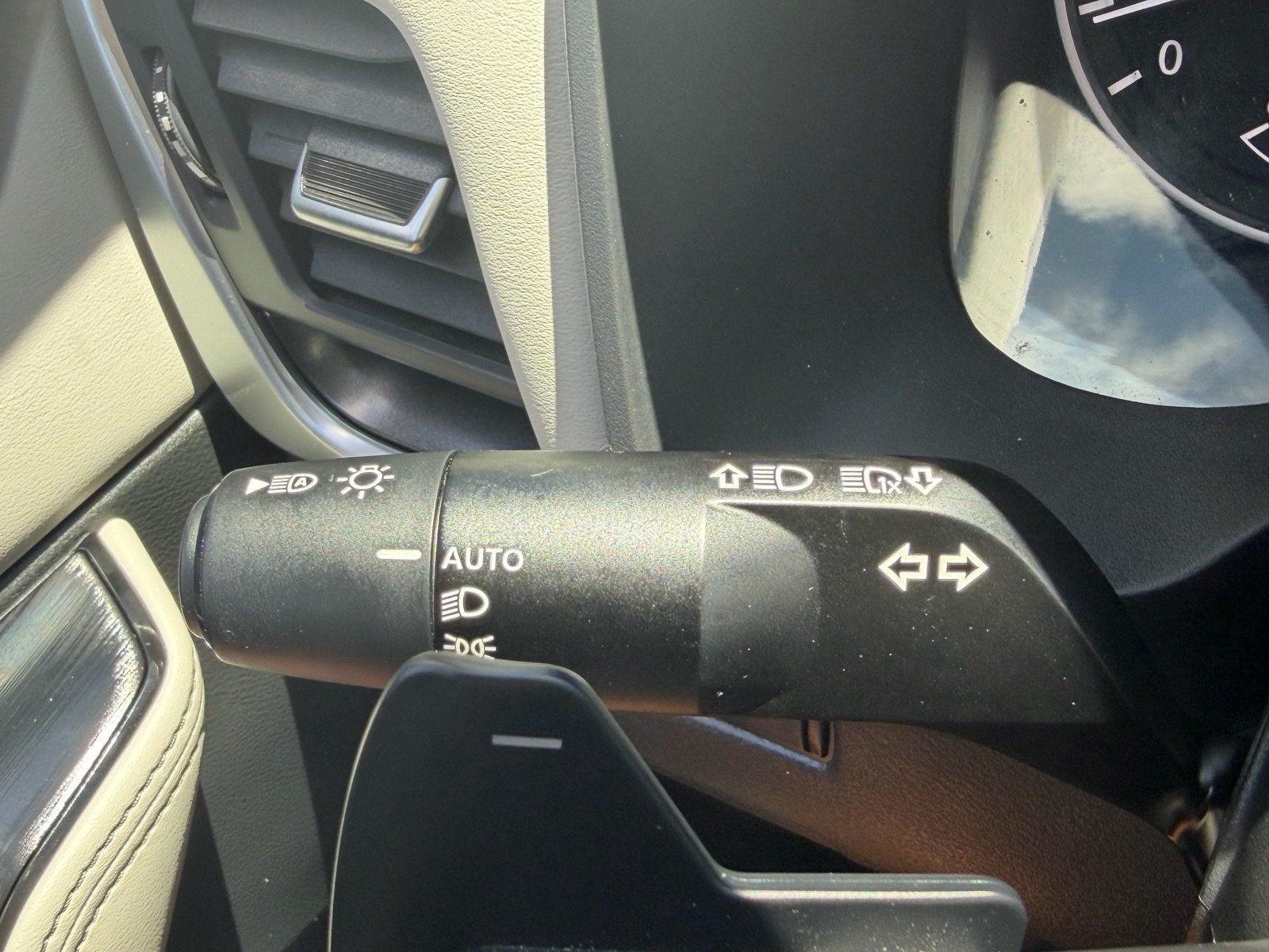 Certified 2023 Nissan Rogue SV w/ SV Premium B Package FWD image 31