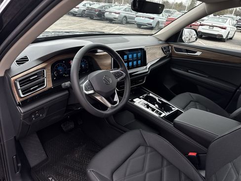 New 2026 Volkswagen Atlas SE image 10