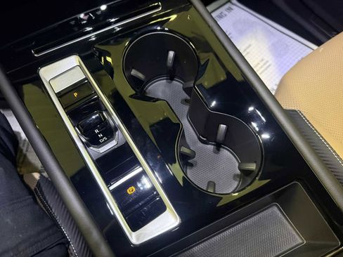 Used 2024 Volkswagen Atlas Cross Sport SE image 36