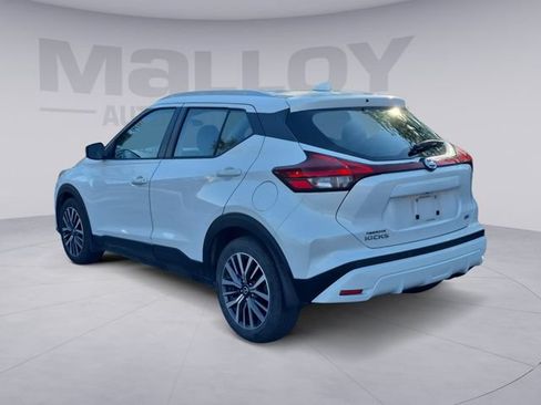 Used 2021 Nissan Kicks SV FWD image 3