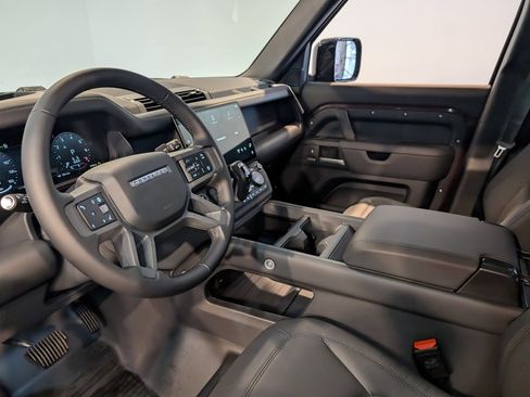 New 2026 Land Rover Defender 130 X-Dynamic SE image 12