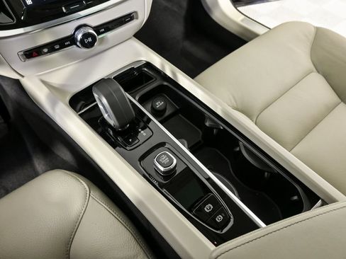 Certified 2025 Volvo V60 B5 Cross Country Plus image 17