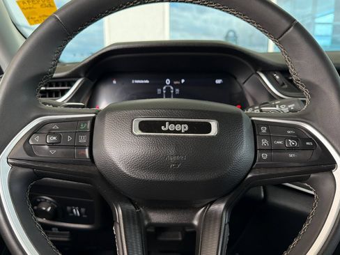 Used 2023 Jeep Grand Cherokee L Laredo RWD image 27