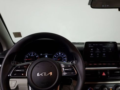 Used 2022 Kia Forte LXS w/ LXS Technology Package image 12