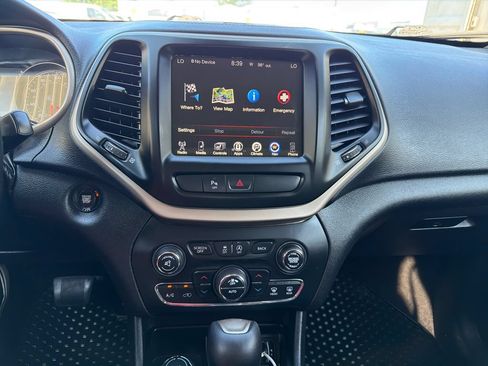 Used 2018 Jeep Cherokee Limited w/ High Altitude Package AWD/4WD image 19