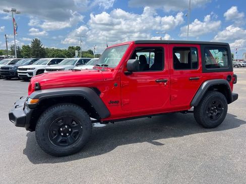 Used 2022 Jeep Wrangler Unlimited Sport AWD/4WD image 3