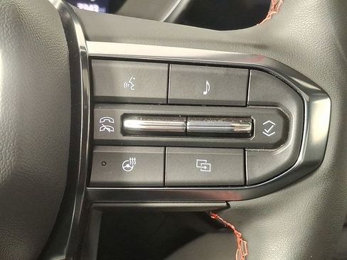 Used 2024 GMC Canyon AT4X image 23